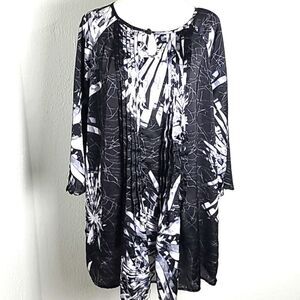 Lane Bryant Black & White Tunic Top, Size 14/16
